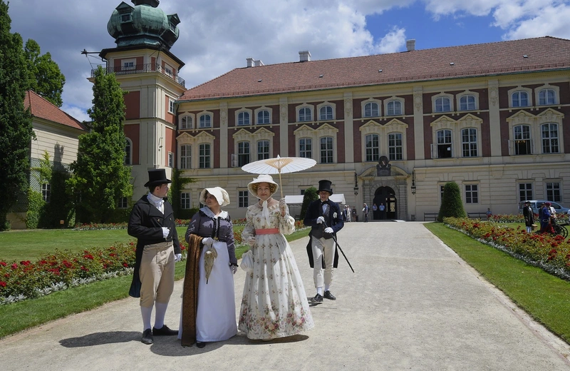 Odnowiona Oranżeria i Ujeżdżalnia w Muzeum - Zamku w Łańcucie dostępna dla turystów