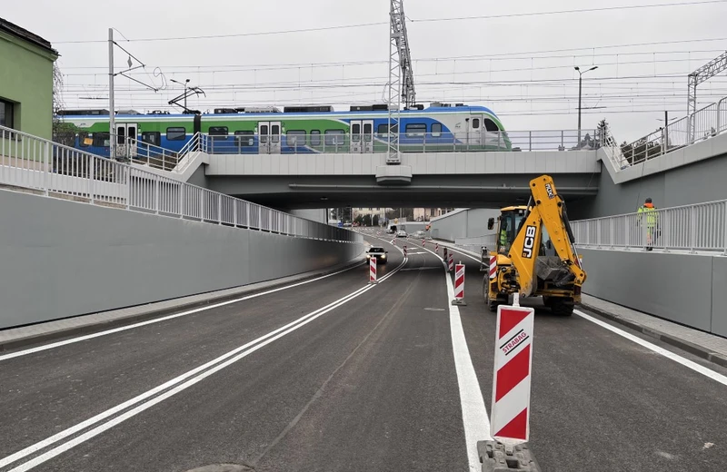 Przebudowa układu dróg w centrum Rzeszowa na finiszu. Otwarto przejazd pod wiaduktem na ul. Batorego