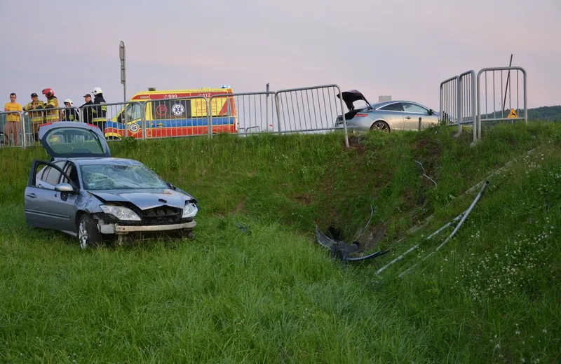 Zderzenie dwóch renault w Dynowie. Jedna osoba trafiła do szpitala