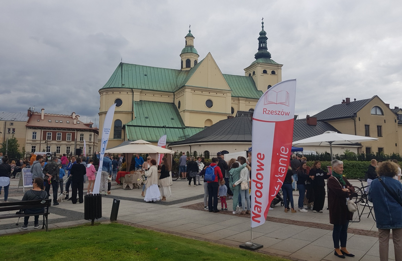 XII Narodowe Czytanie i piknik czytelniczy w Ogrodach Bernardyńskich