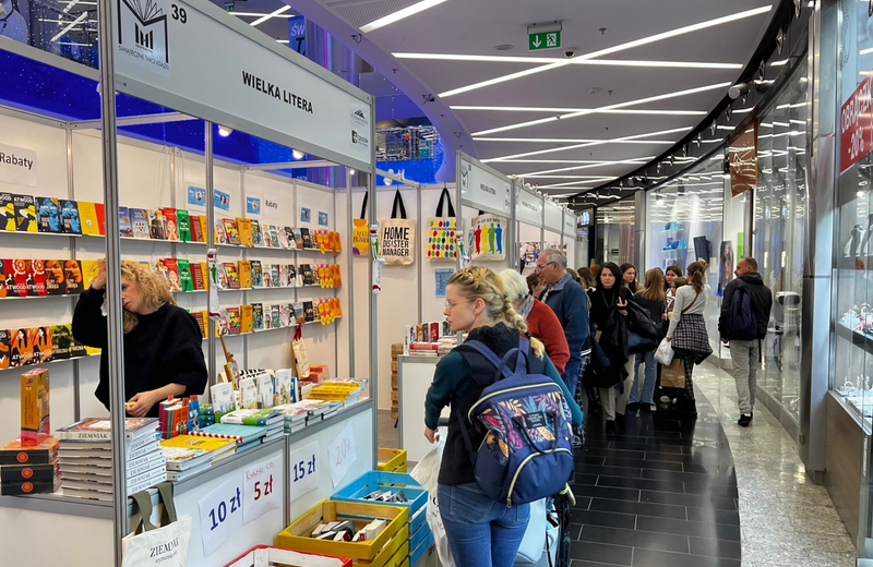 Świąteczne Targi Książki w Millenium Hall. Ponad 60 wydawnictw, spotkania autorskie i wystawy 