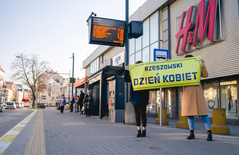 Rzeszowski Dzień Kobiet: zabytkowy Jelcz z atrakcjami, koncert Bartka Grzanka oraz Modowy Bazar