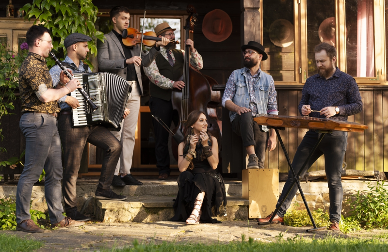 Rzeszowski zespół folkowy Opa Cupa zaprezentował klip do utworu "Rzeka, rzeka"
