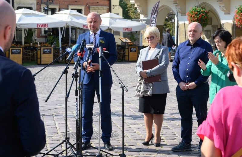 Rzeszów i Podkarpacie włączają się w pomoc dla powodzian. Punkty zbiórki darów na terenie miasta