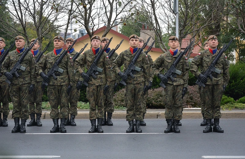 Przysięga terytorialsów w Rzeszowie. Defilada, pokaz sprzętu i utrudnienia w ruchu