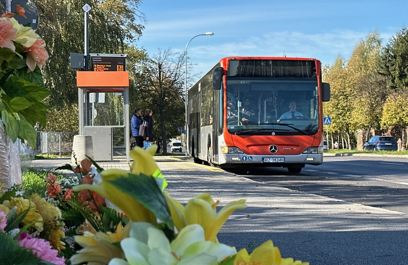 Więcej autobusów MPK w okresie Wszystkich Świętych. Jak pojadą linie specjalne?