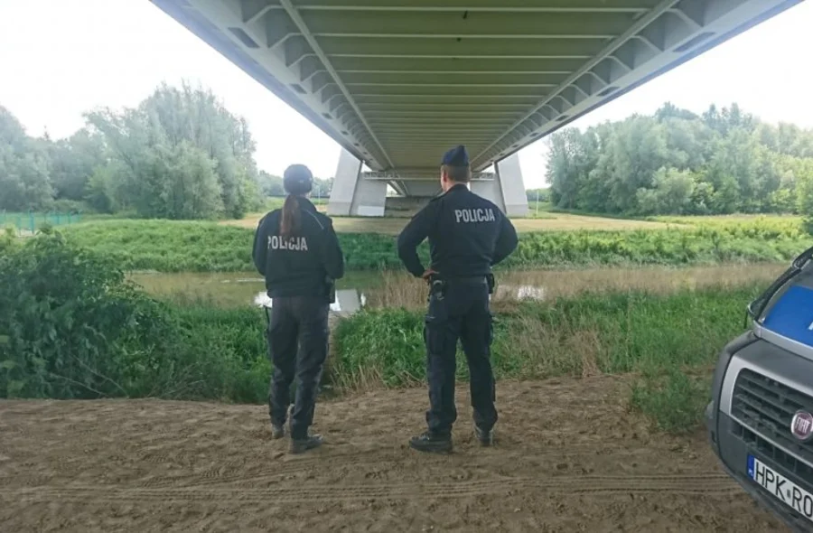 Policjanci na miejscu znalezienia zwłok, fot. KWP Rzeszów