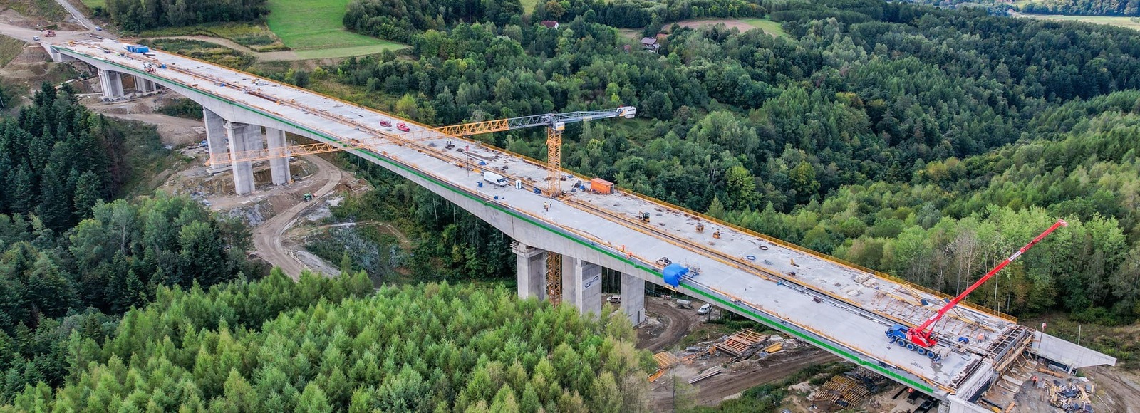 Ważny krok na budowie S19 Babica – Jawornik. Połączono dwie części estakady ES-24 na budowie drogi ekspresowej S19 Babica – Jawornik (wrzesień 2026) / fot. GDDKiA