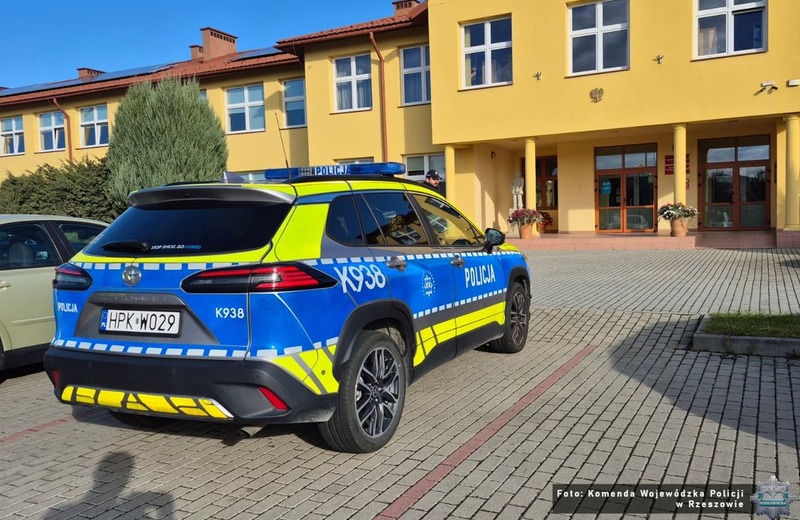 Wzmożone patrole policji i straży miejskiej przy rzeszowskich szkołach