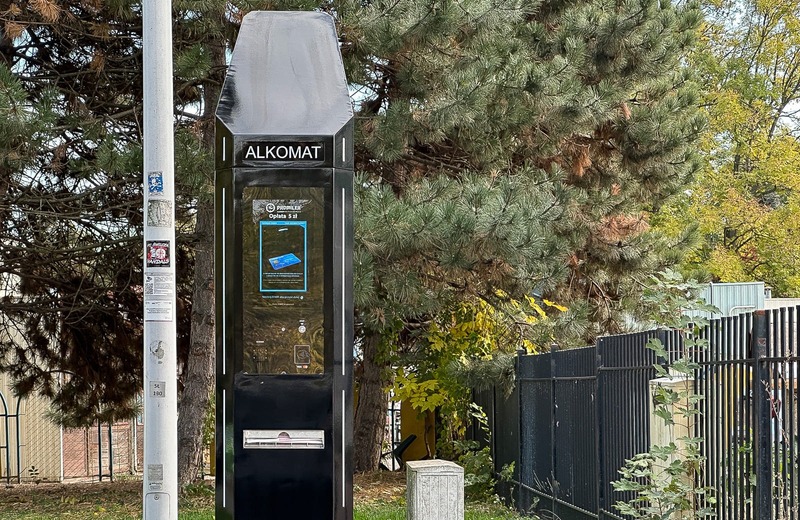 W centrum Rzeszowa stanął pierwszy samoobsługowy, całodobowy alkomat